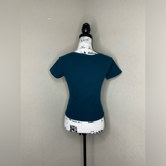 #81 NWOT BDG Navy Blue Ribbed Crop Top M - Picture 2 of 3